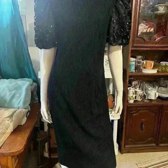 Vintage Leslie Fay Black Crepe Texture Crystals & Ribbon Applique Dress Size 10 - Picture 2 of 9